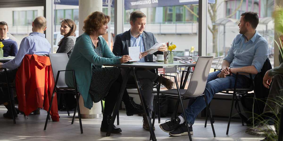 Austausch Landeswettbewerbsleiterin mit Juroren